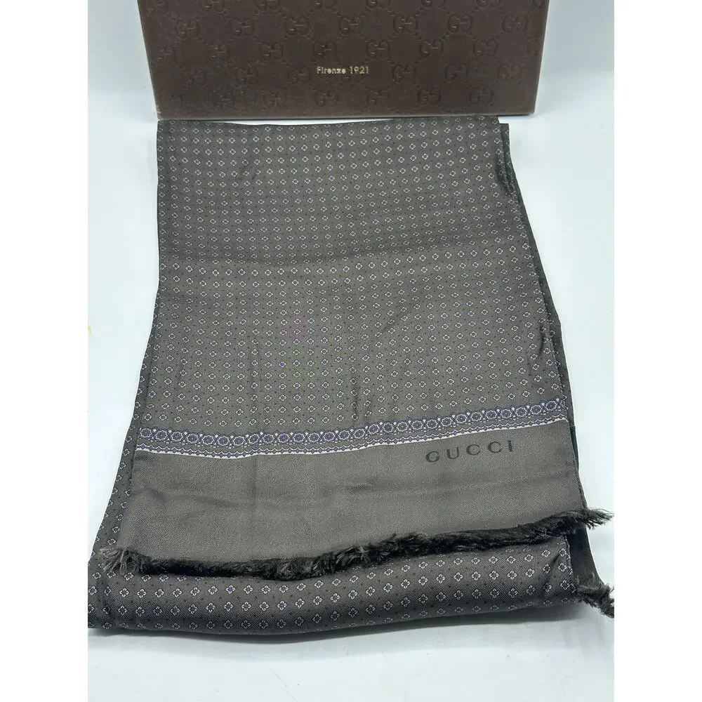 GUCCI Silk Ascot Scarf Olive Green Medallion Made In Italy 52